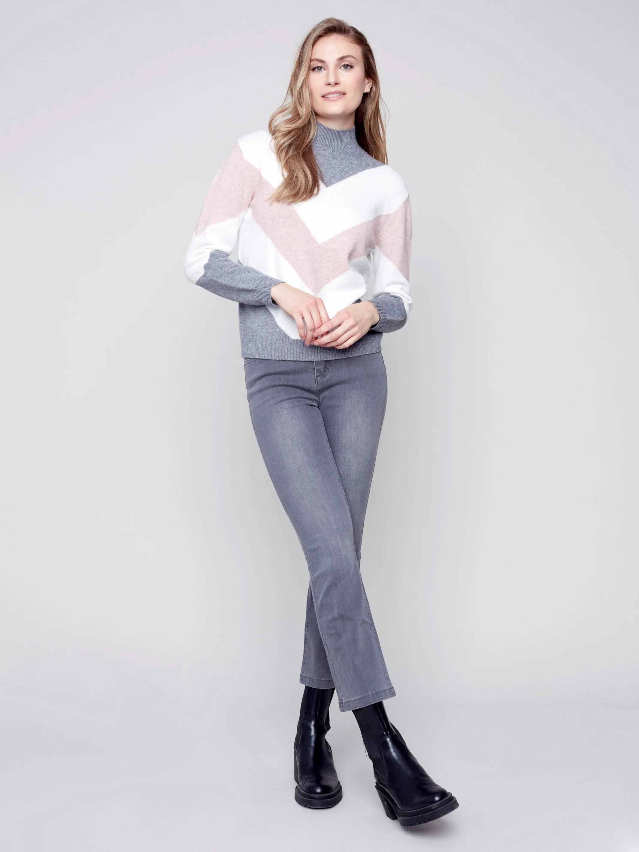 Sweater with Chevron Stripes - Powder